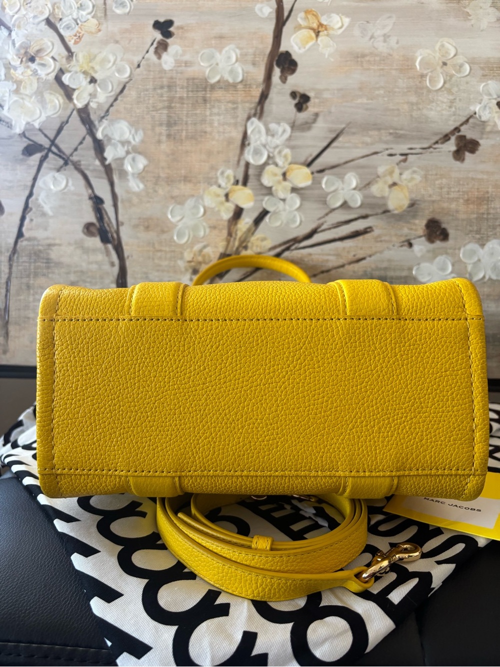 Marc Jacobs SMALL The Tote Bag - Yellow Pebbled Leather - Picture 8 of 15